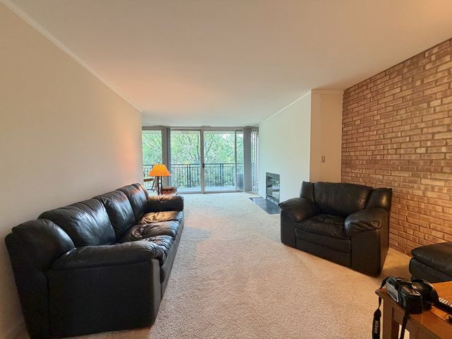 5950 Oakwood Drive 3M, Lisle, IL 60532