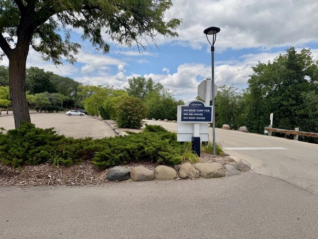5950 Oakwood Drive 3M, Lisle, IL 60532
