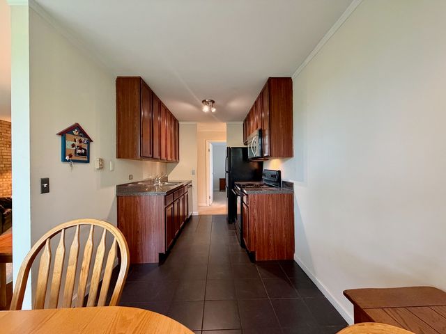5950 Oakwood Drive 3M, Lisle, IL 60532