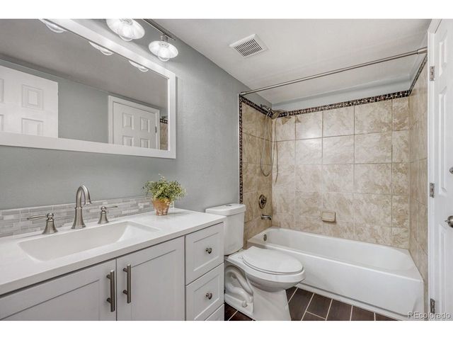 16051 E Alaska Pl 5, Aurora, CO 80017