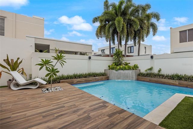 Calle Princesa Diana 52 ESTANCIAS REALES, Guaynabo, PR 00969