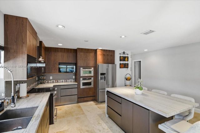 9665 SW 136th St, Miami, FL 33176