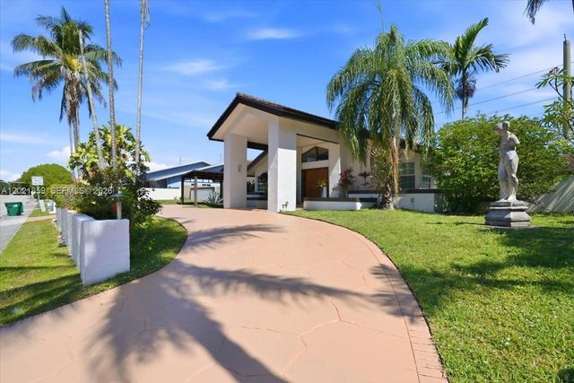 9665 SW 136th St, Miami, FL 33176