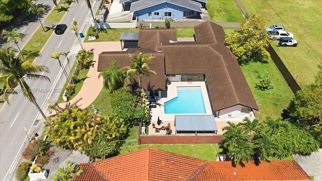 9665 SW 136th St, Miami, FL 33176