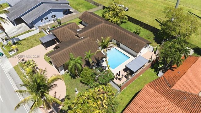 9665 SW 136th St, Miami, FL 33176