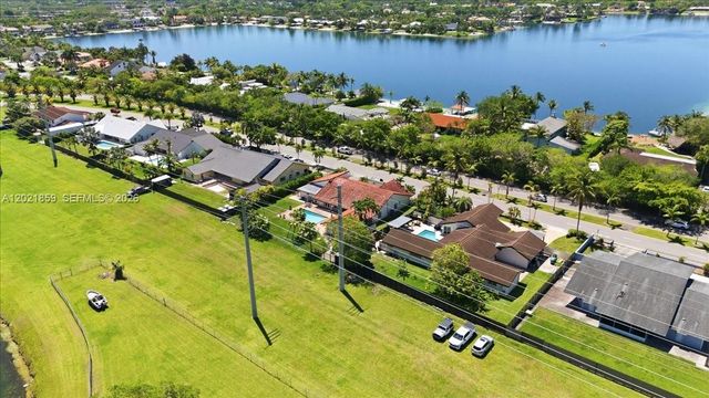 9665 SW 136th St, Miami, FL 33176