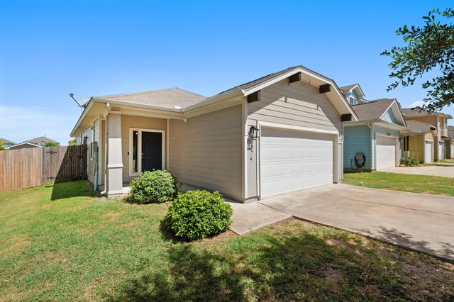 374 Triumph RD, Buda, TX 78610