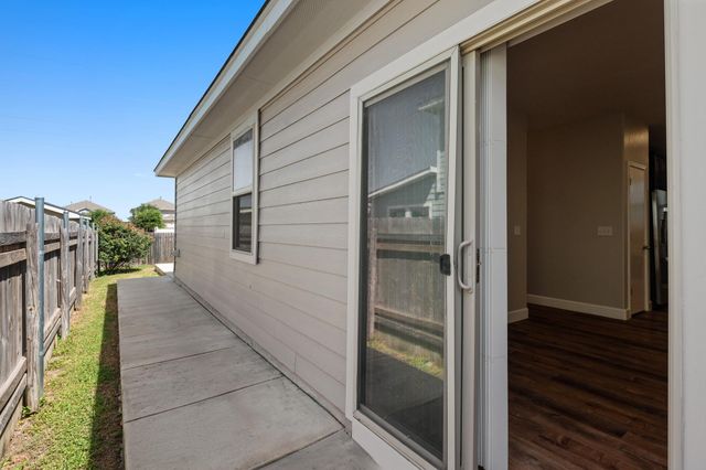 374 Triumph RD, Buda, TX 78610