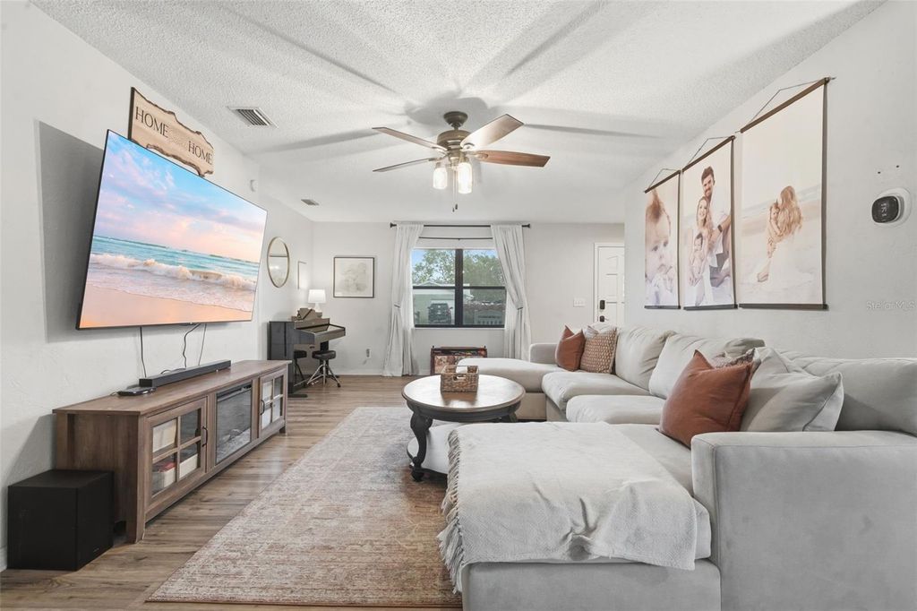 Image 12 of property listing at 184 QUAIL ROOST STREET, Deltona, FL 32725