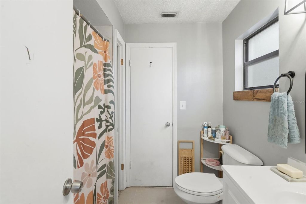 Image 32 of property listing at 184 QUAIL ROOST STREET, Deltona, FL 32725