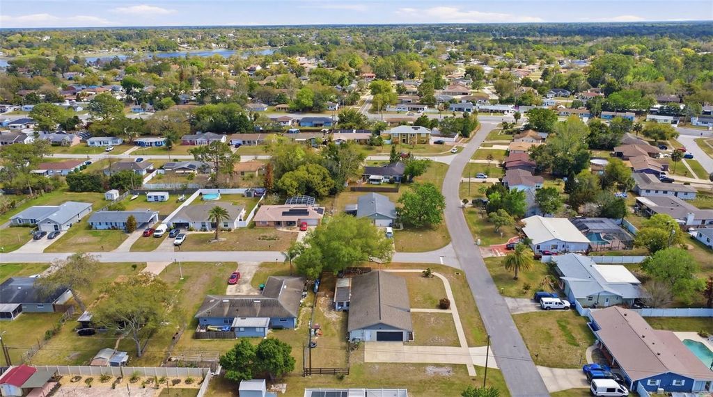 Image 7 of property listing at 184 QUAIL ROOST STREET, Deltona, FL 32725