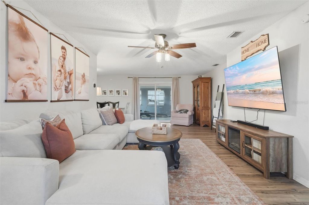 Image 10 of property listing at 184 QUAIL ROOST STREET, Deltona, FL 32725