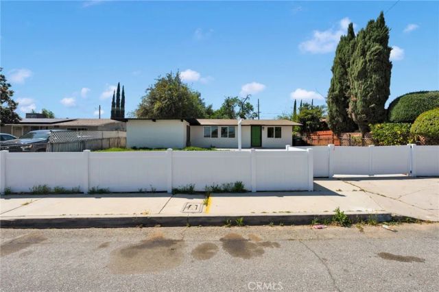 1765 Alston, Colton, CA 92324