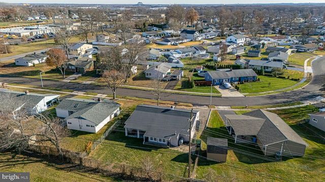 111 BORDER ROCK RD, Levittown, PA 19057