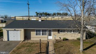 111 BORDER ROCK RD, Levittown, PA 19057