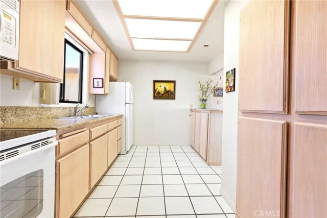 25274 Skyline, Apple Valley, CA 92308