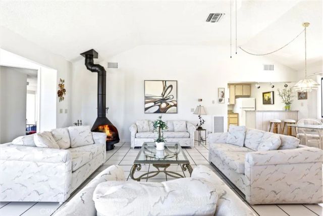 25274 Skyline, Apple Valley, CA 92308