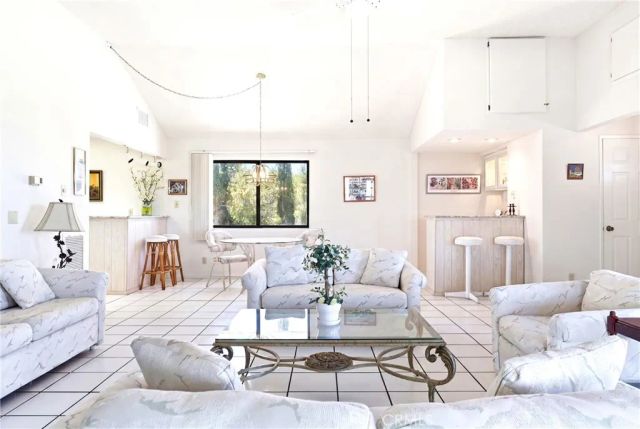25274 Skyline, Apple Valley, CA 92308