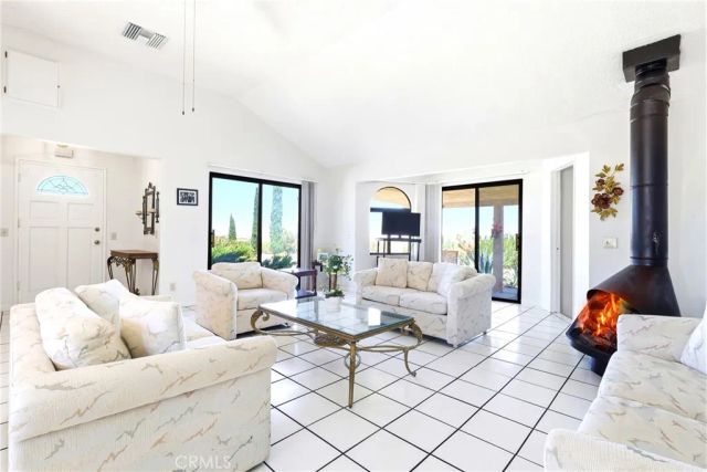 25274 Skyline, Apple Valley, CA 92308