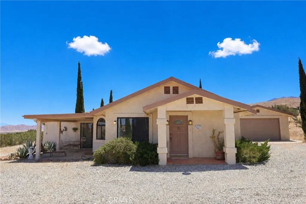 25274 Skyline, Apple Valley, CA 92308