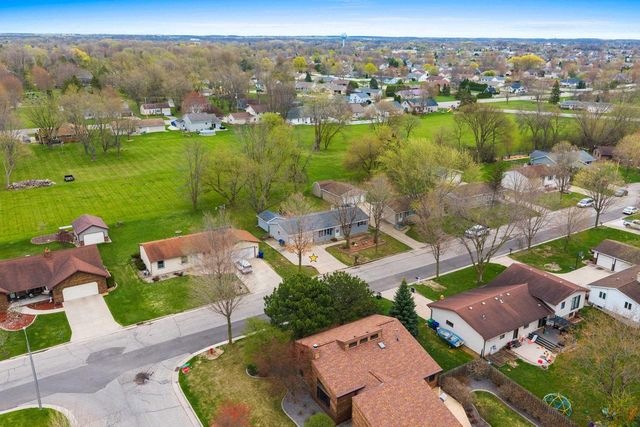205 FAIRWAY STREET, Combined Locks, WI 54113