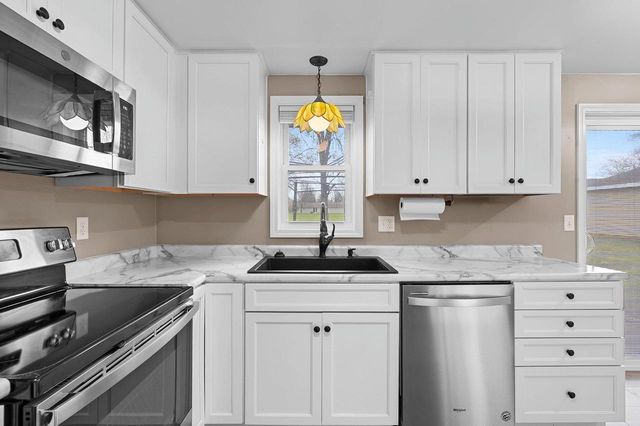 205 FAIRWAY STREET, Combined Locks, WI 54113