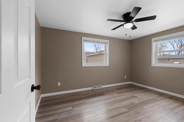 205 FAIRWAY STREET, Combined Locks, WI 54113