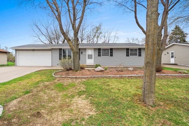 205 FAIRWAY STREET, Combined Locks, WI 54113