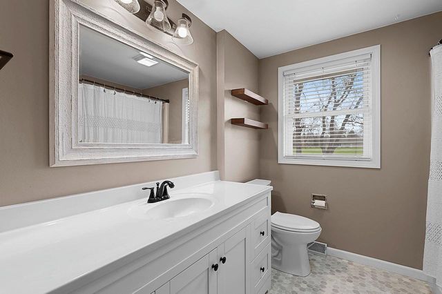 205 FAIRWAY STREET, Combined Locks, WI 54113