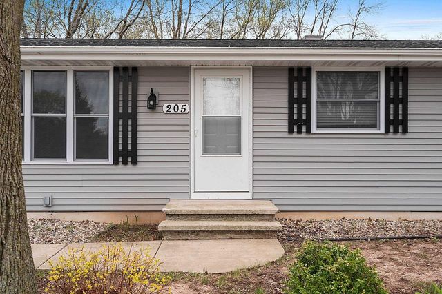 205 FAIRWAY STREET, Combined Locks, WI 54113