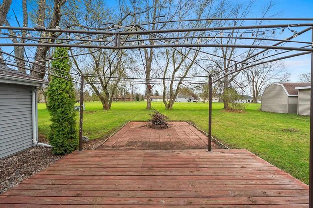 205 FAIRWAY STREET, Combined Locks, WI 54113