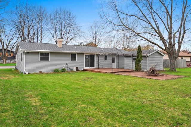 205 FAIRWAY STREET, Combined Locks, WI 54113