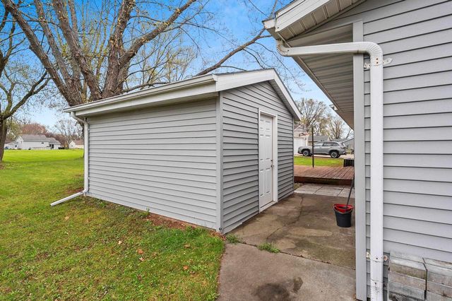 205 FAIRWAY STREET, Combined Locks, WI 54113