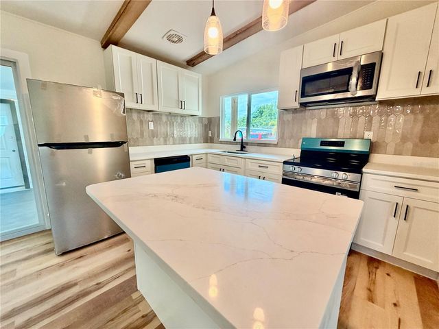 7117 15TH STREET N, St Petersburg, FL 33702