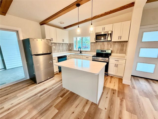 7117 15TH STREET N, St Petersburg, FL 33702