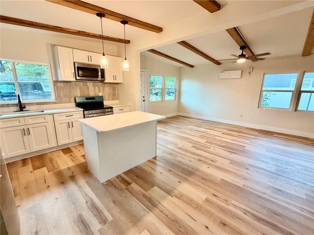 7117 15TH STREET N, St Petersburg, FL 33702