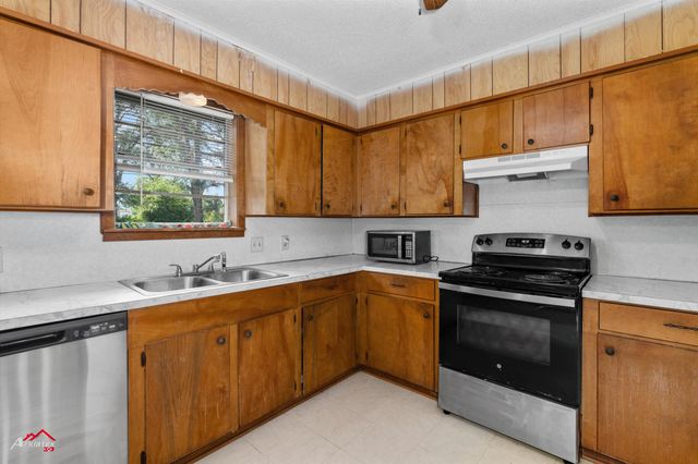 711 Comer, Carthage, TX 75633