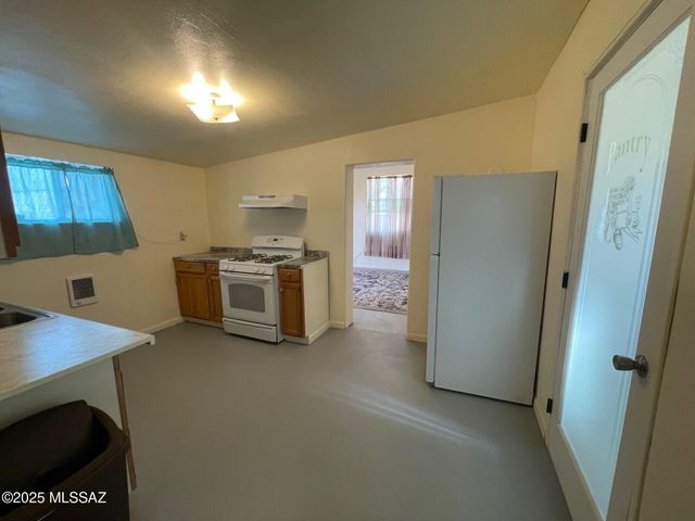 1094 N Pomerene Road, Benson, AZ 85602