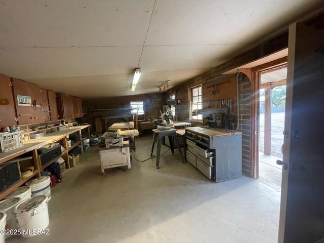 1094 N Pomerene Road, Benson, AZ 85602