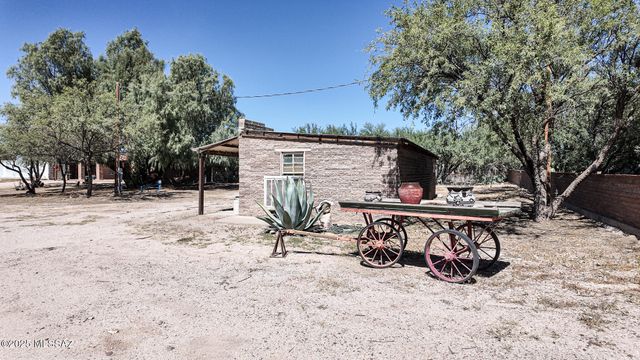 1094 N Pomerene Road, Benson, AZ 85602