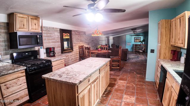 1094 N Pomerene Road, Benson, AZ 85602