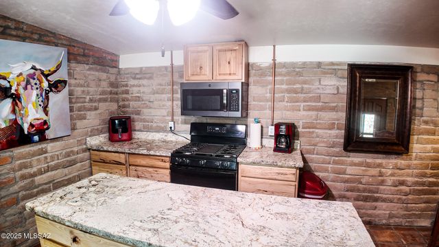 1094 N Pomerene Road, Benson, AZ 85602