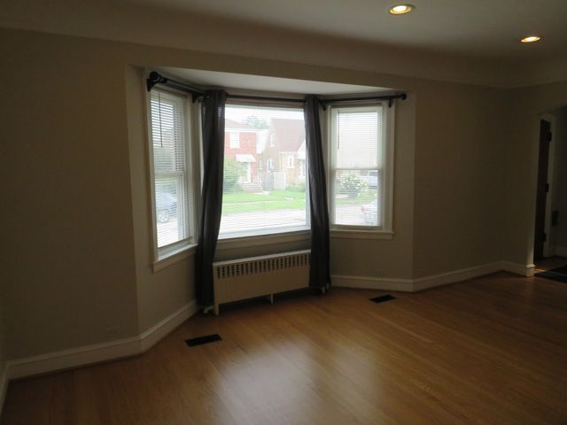 6957 W Fletcher Street, Chicago, IL 60634
