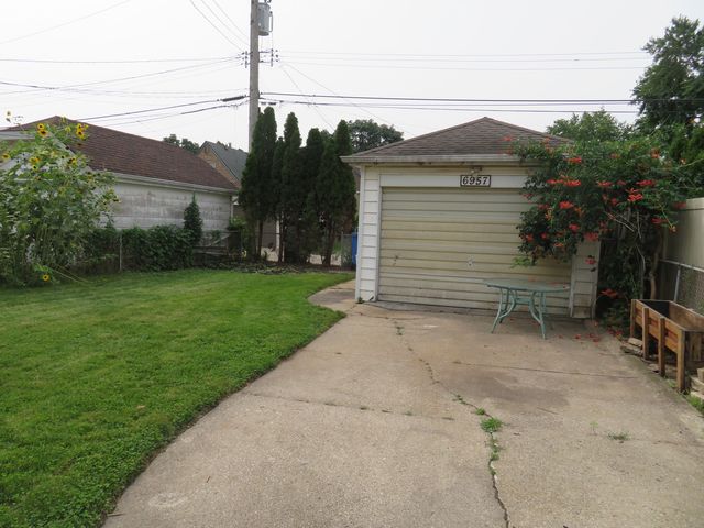 6957 W Fletcher Street, Chicago, IL 60634
