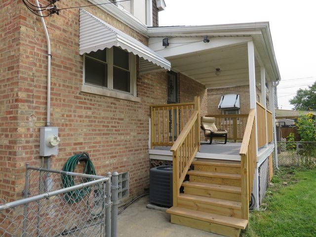 6957 W Fletcher Street, Chicago, IL 60634