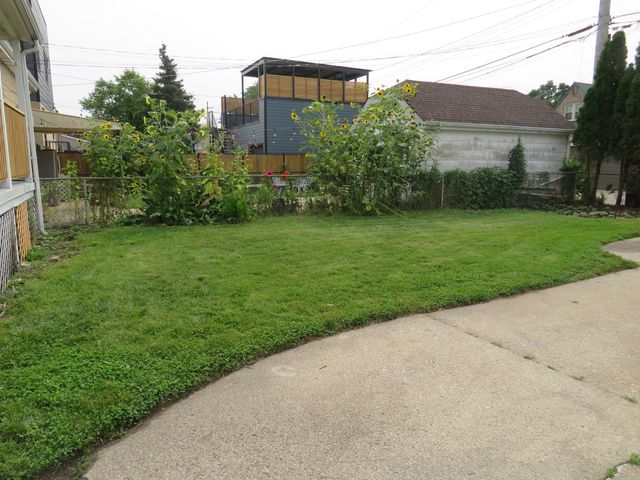 6957 W Fletcher Street, Chicago, IL 60634