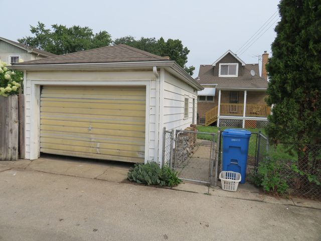 6957 W Fletcher Street, Chicago, IL 60634