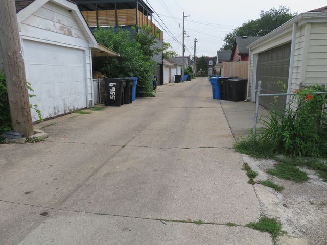 6957 W Fletcher Street, Chicago, IL 60634