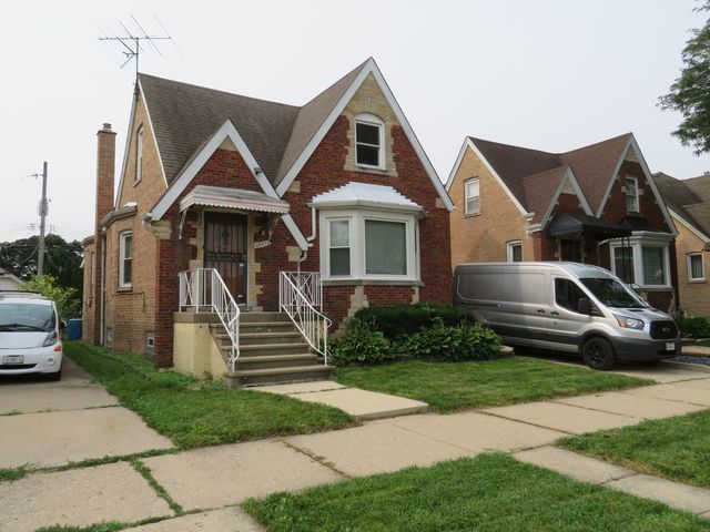 6957 W Fletcher Street, Chicago, IL 60634