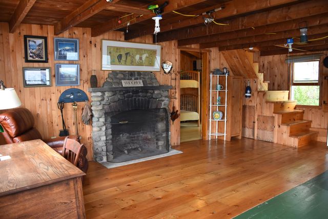 195 Meadow Lane, Woodbury, VT 05681